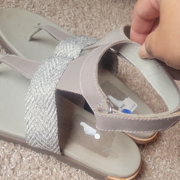 Sorel Women's Gray Sandals - Picture 3 of 12